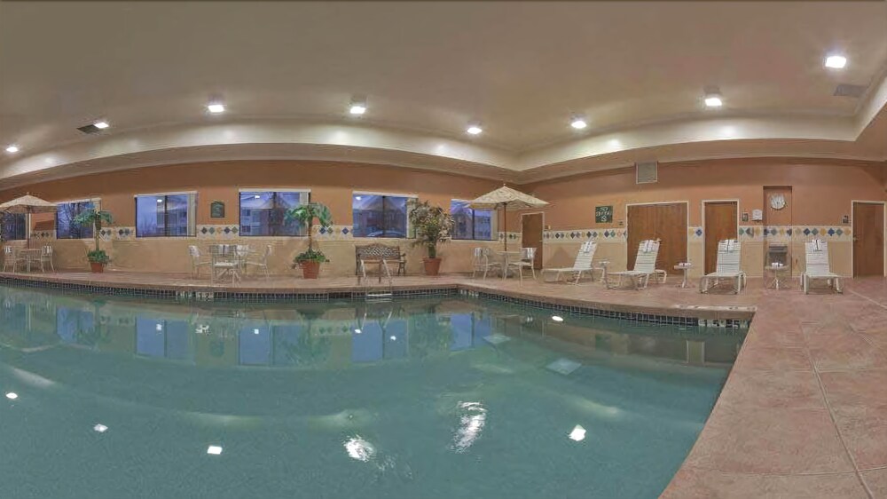 Holiday Inn Express Milwaukee North Brown Deer Mequon by IHG - photo 22