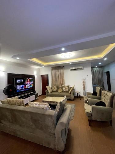 Petfel Homes 2 bedroom apartment — 4-Star Luxury Hotel in Abuja, Nigeria