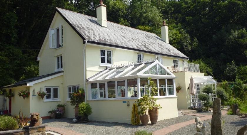 Newmoor Park — 4-Star Luxury Hotel in Lifton, United Kingdom