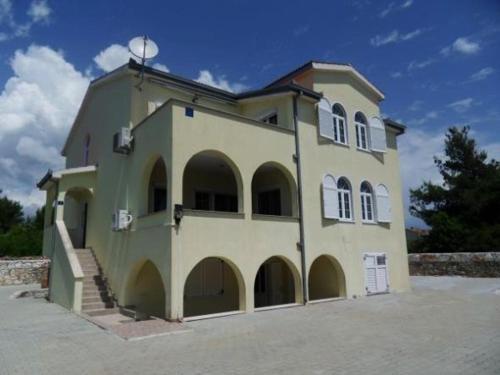 Holiday Home Laurel — 4-Star Luxury Hotel in Okrug Gornji, Croatia