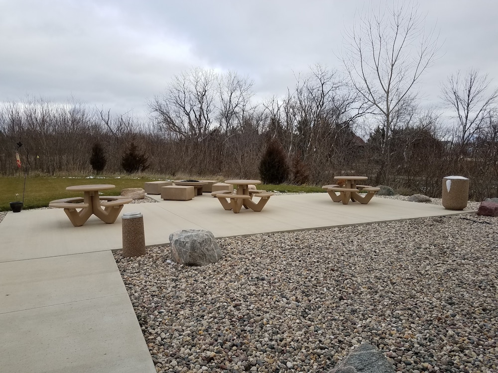 Okoboji Inn & Suites - photo 37