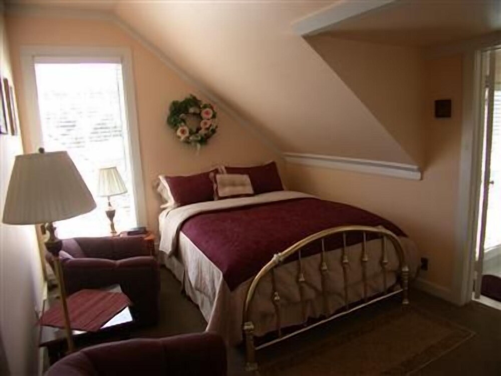 Nicholson House at Beaujolais - photo 6
