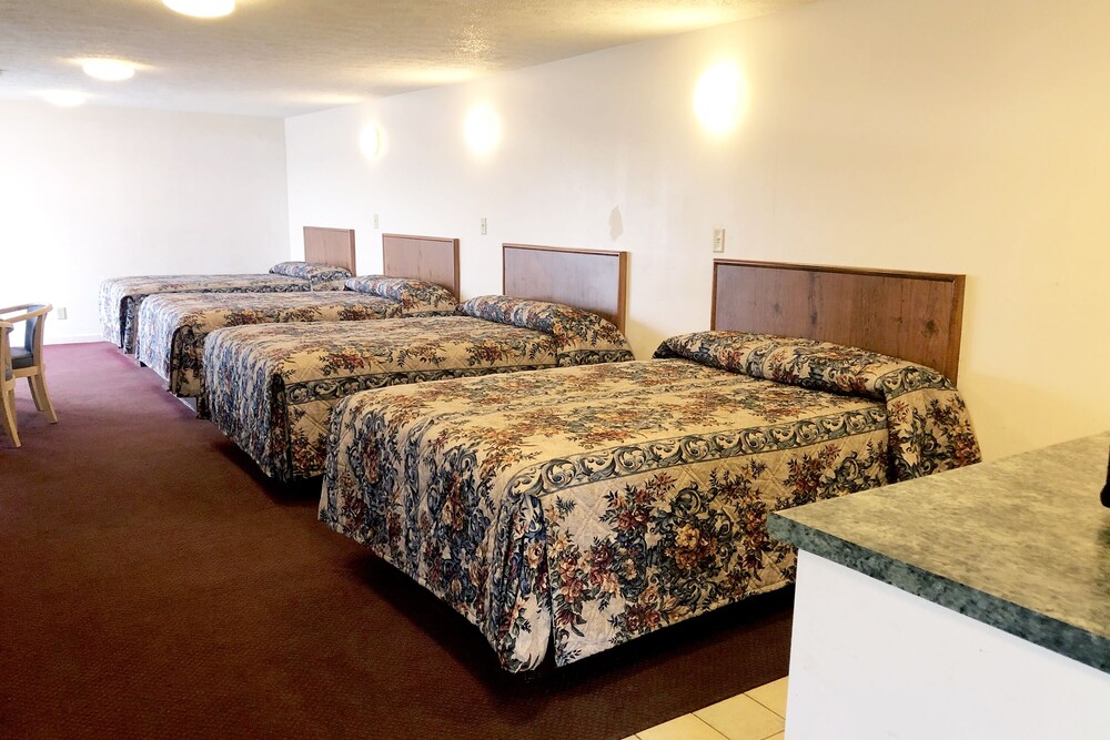 OYO Hotel Starlite Seneca Falls - photo 8