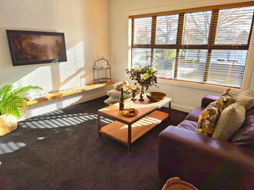 Apartment 2 Haddin Court Stunning Executive — 4-Star Luxury Hotel in Blenheim, New Zealand