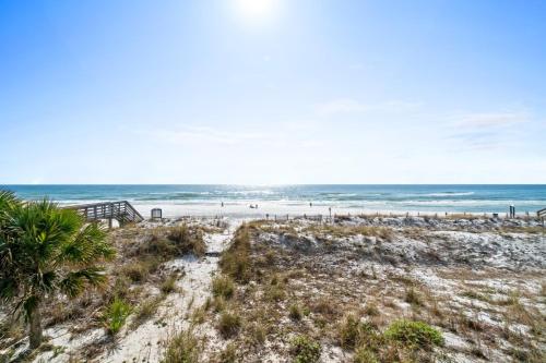 Beach Front Paradise Palms 205 Free Activities Included — Fort Walton Beach