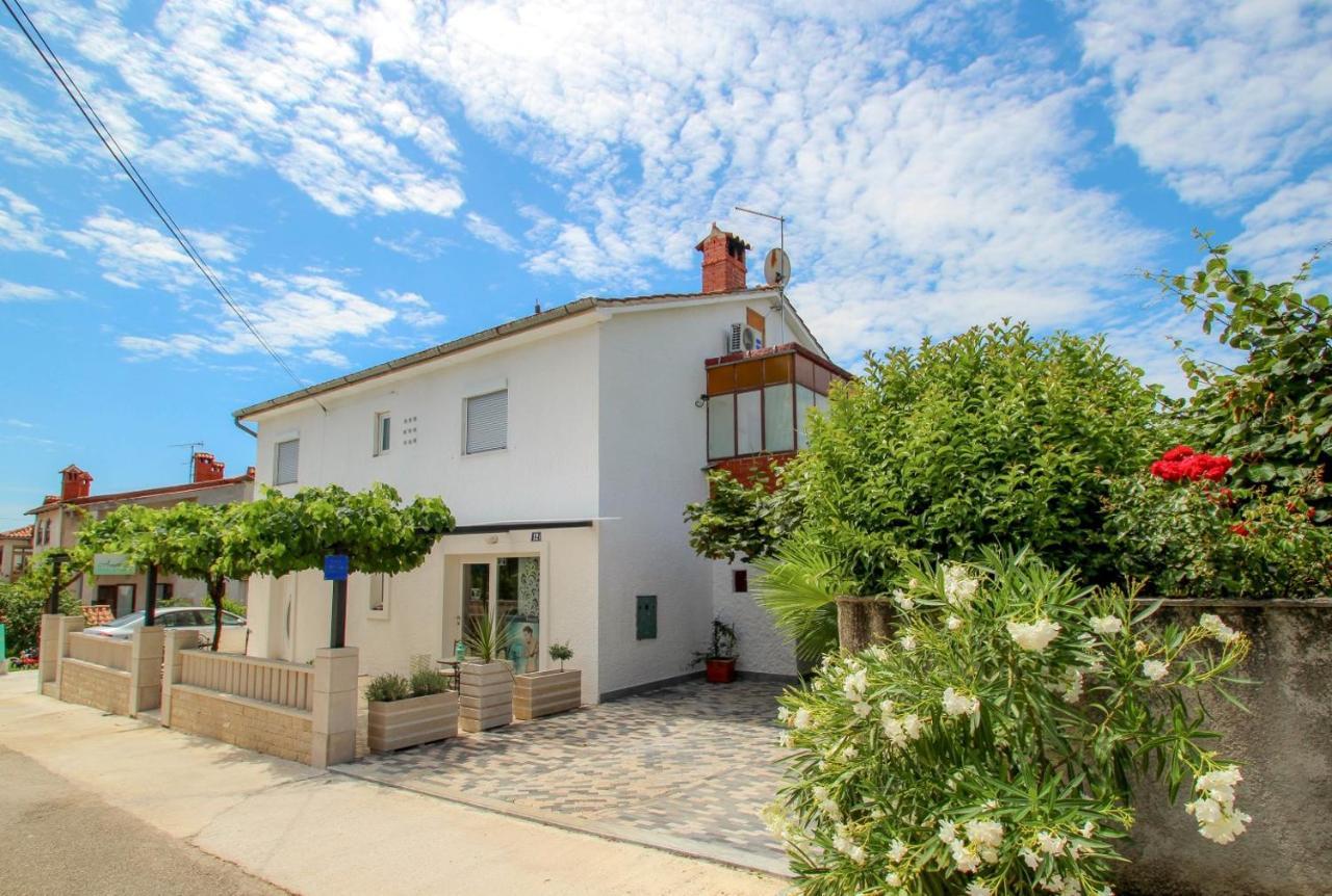 Amelie in Novigrad, Croatia