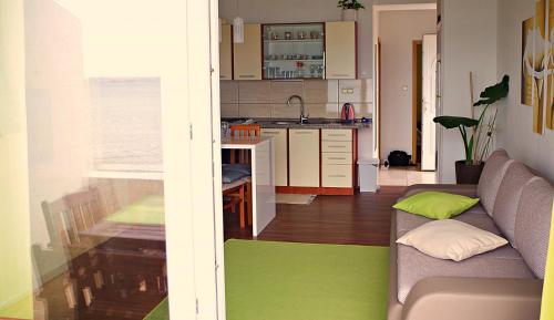 Apartment in Poljana with sea view terrace air conditioning WiFi 3617 4 — 4-Star Luxury Hotel in Povljana, Croatia