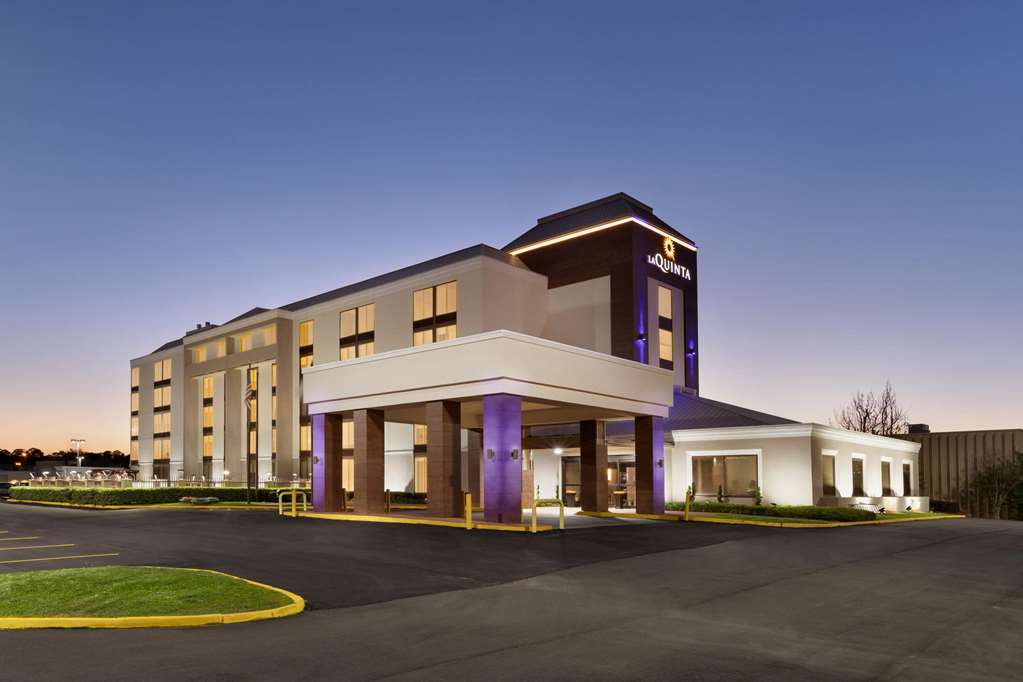 La Quinta Inn & Suites by Wyndham Dothan - photo 3