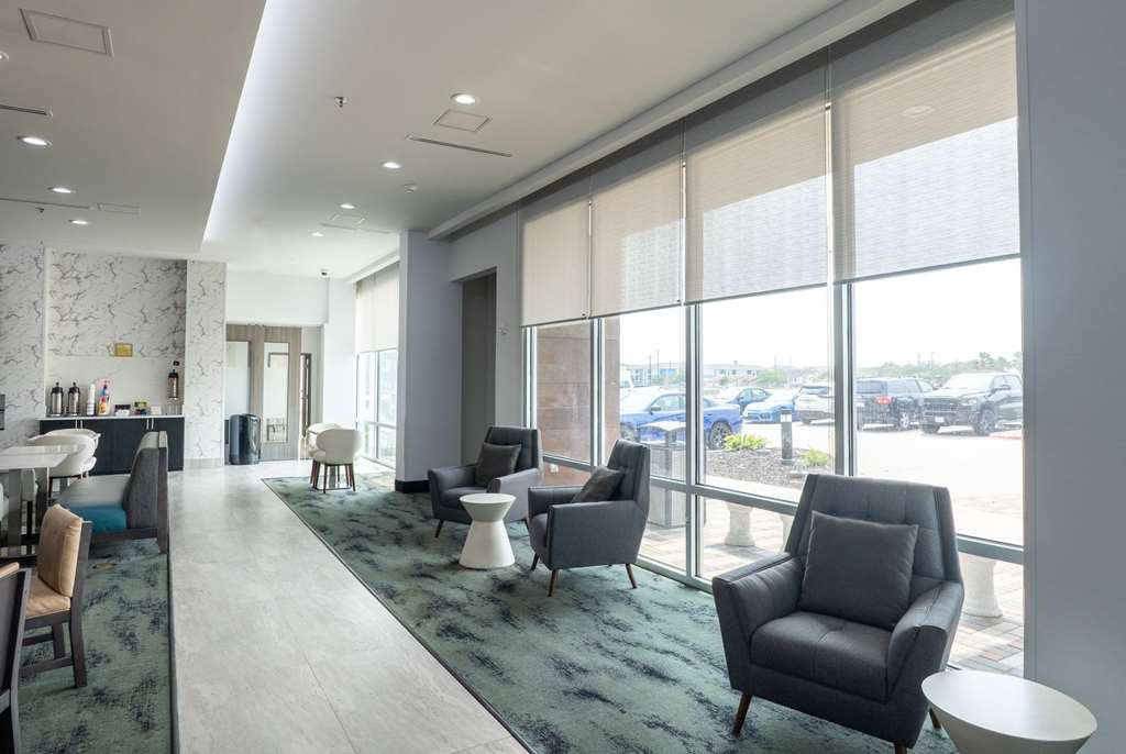 La Quinta Inn & Suites by Wyndham Corpus Christi Southeast - photo 39