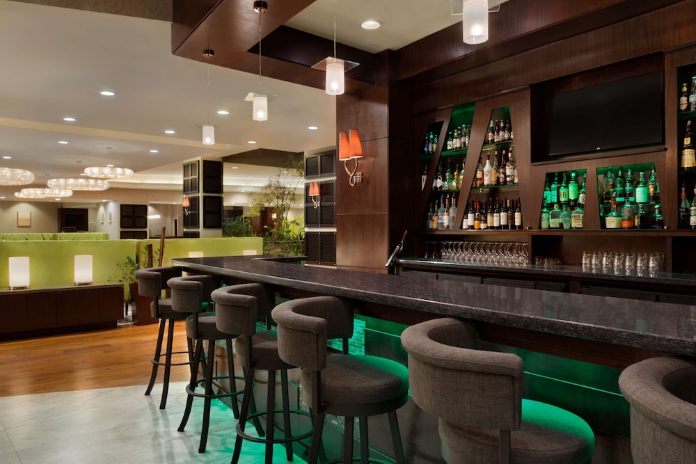 Embassy Suites Los Angeles Glendale - photo 32