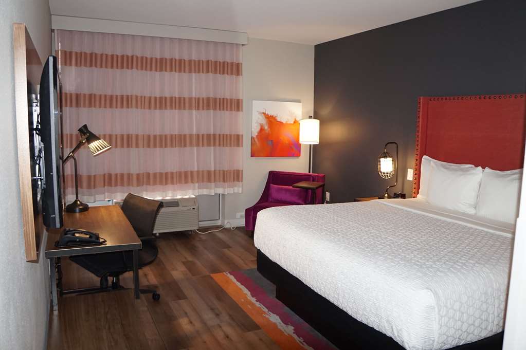 La Quinta Inn & Suites by Wyndham Lewisville - photo 23