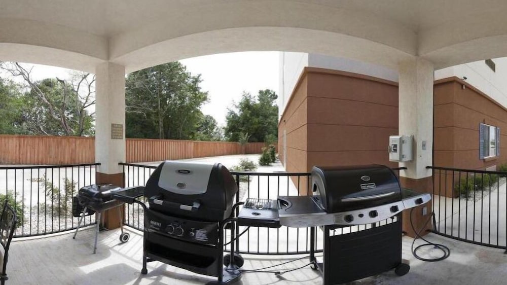 Candlewood Suites Mount Pleasant by IHG - photo 63