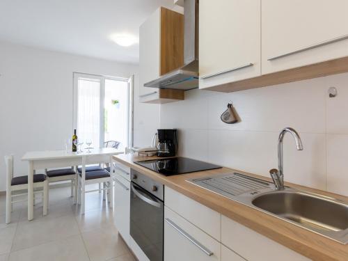 Amoroso apartment 200m from sea — 4-Star Luxury Hotel in Porec, Croatia