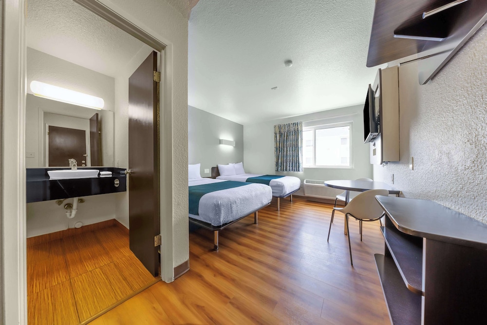 Motel 6 Seattle WA Sea Tac Airport South - photo 3