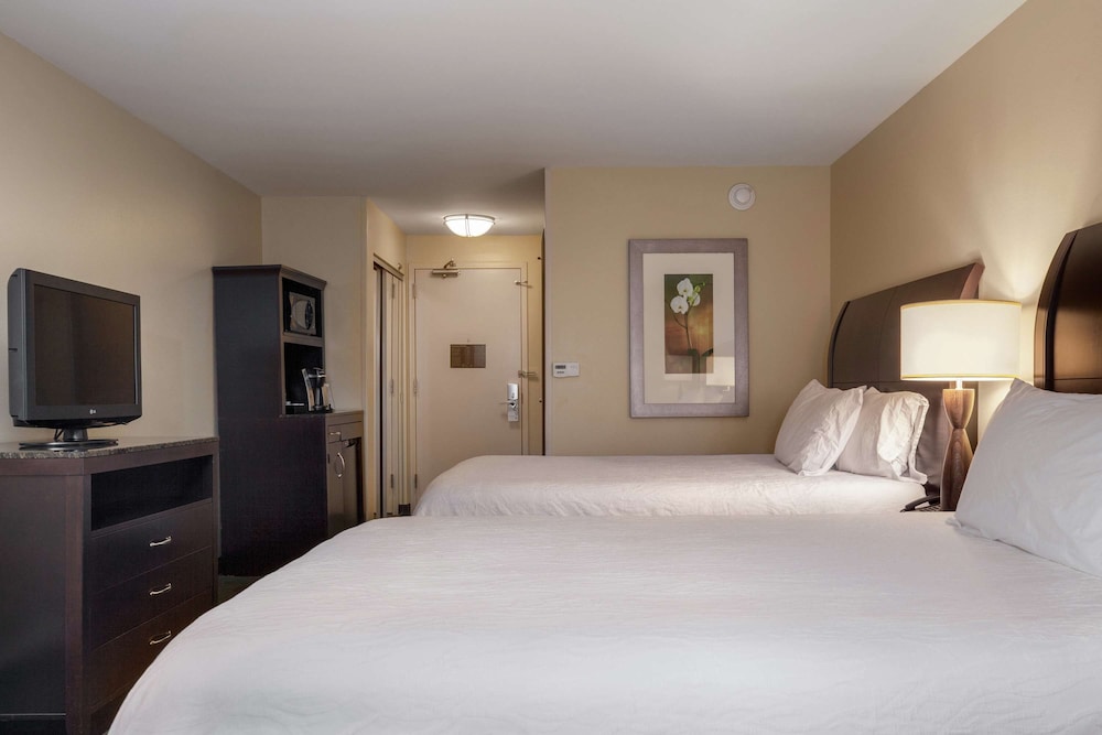 Hilton Garden Inn Fargo - photo 15