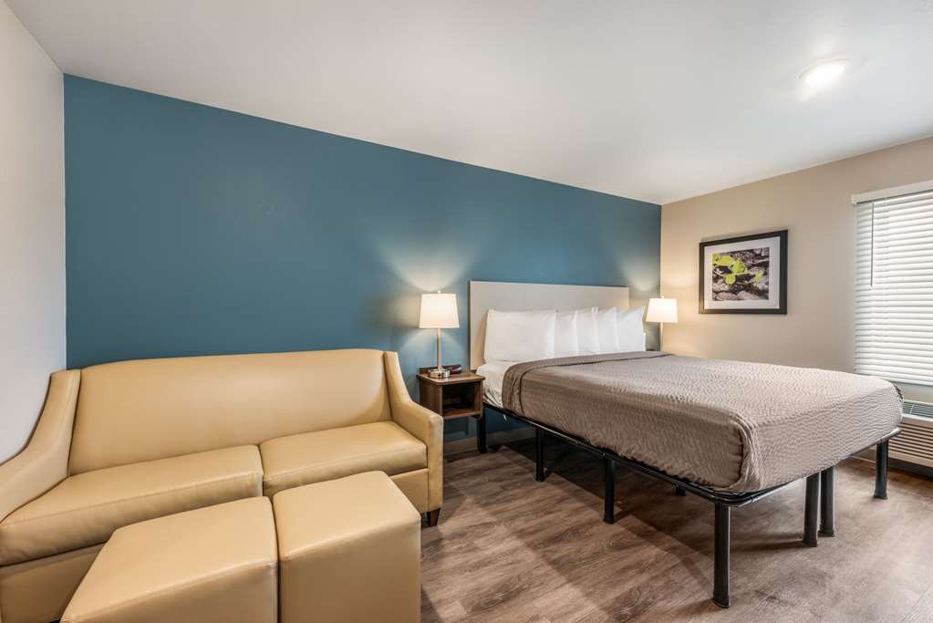 WoodSpring Suites Linden - photo 16