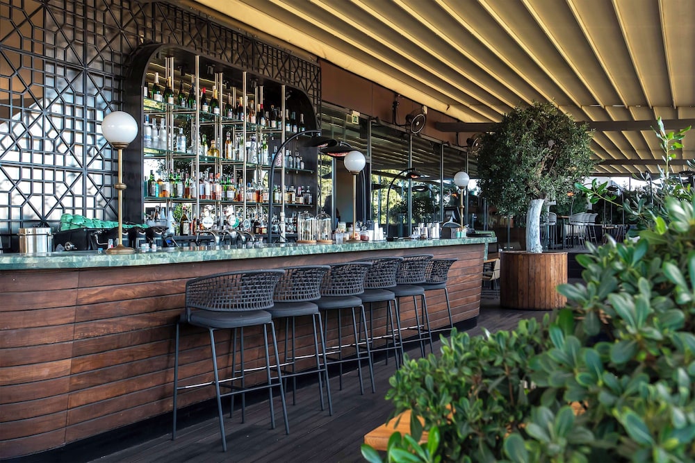 מזון ומשקאות