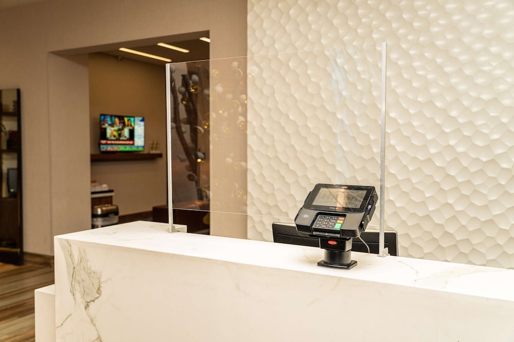 Hampton Inn San Francisco Downtown Convention Center - photo 11