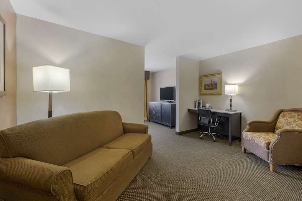 Best Western Plus Country Inn & Suites - photo 23