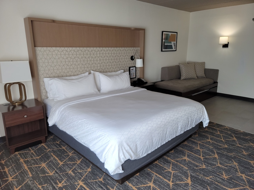 Holiday Inn & Suites Wausau Rothschild by IHG - photo 6