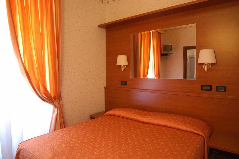 Hotel Dina - last minute hotel in Rome
