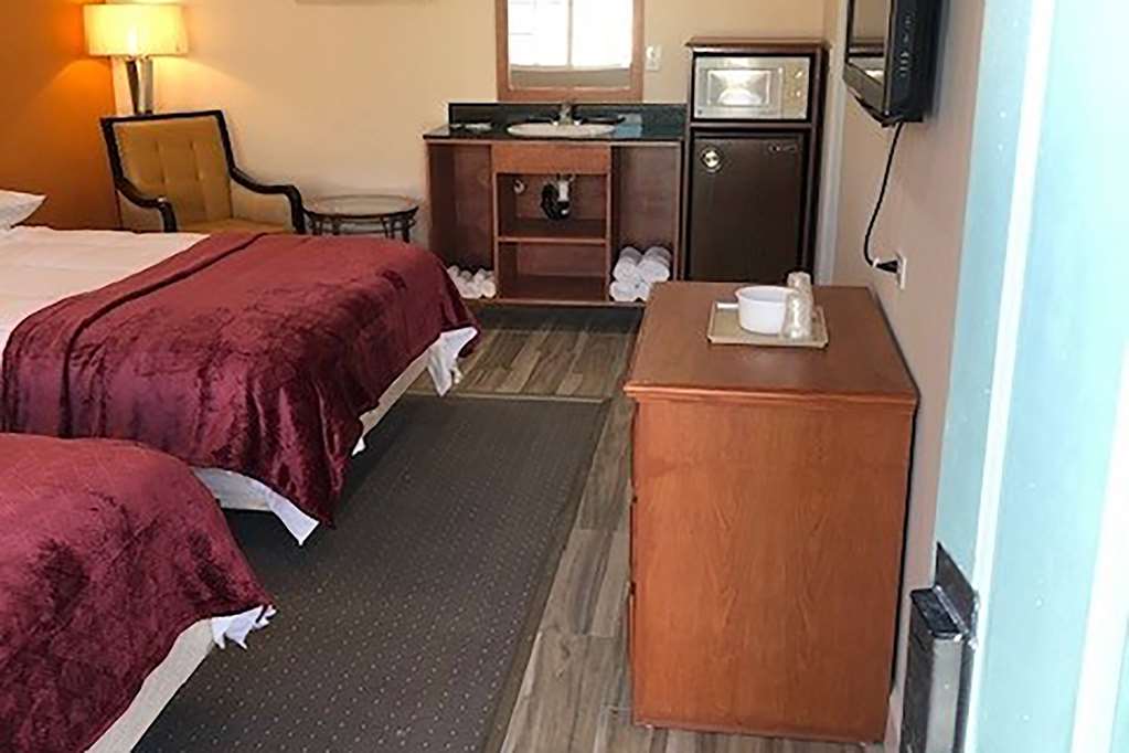 Howard Johnson by Wyndham Ridgecrest CA - photo 16