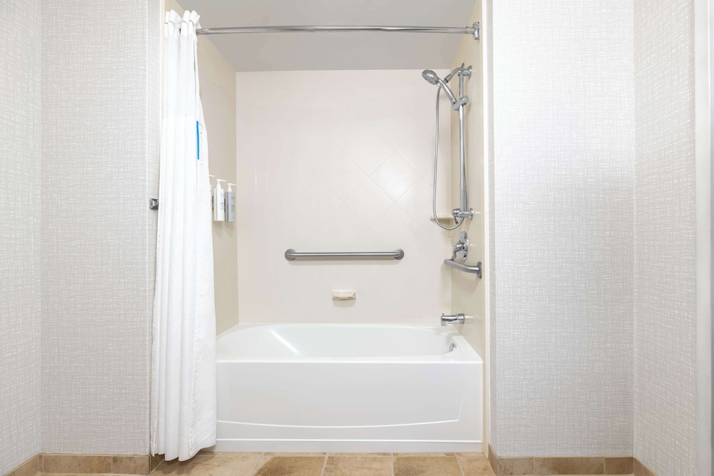 Hampton Inn & Suites Brookings - photo 20