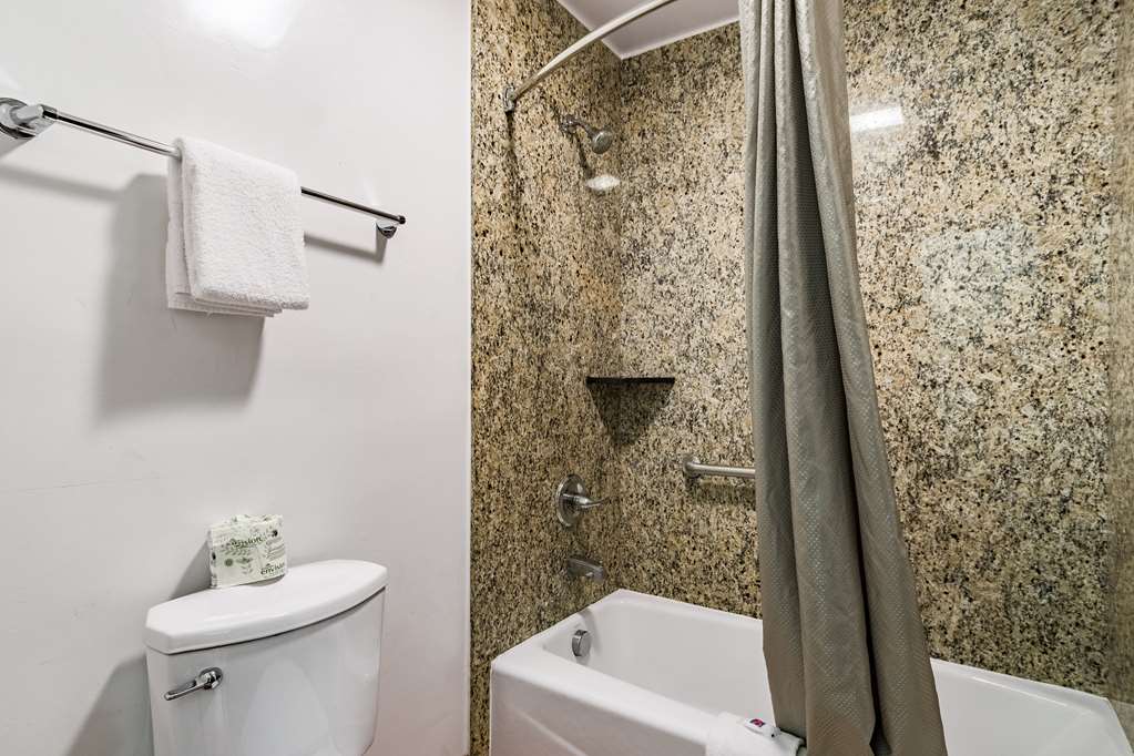 Motel 6 - photo 17