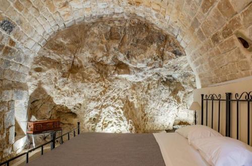 Domum in petra casa nella roccia Self check in — 4-Star Luxury Hotel in Modica, Italy