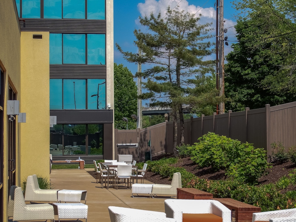 Holiday Inn Hotel & Suites Charleston West by IHG - photo 52