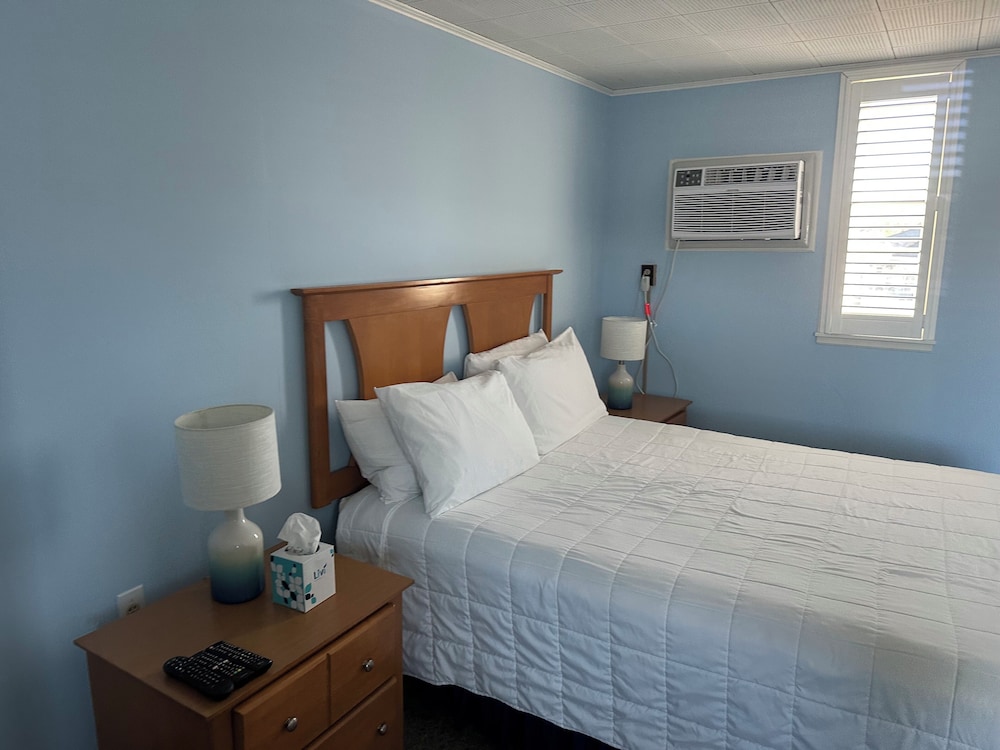 Vineyard Harbor Motel Private Beach - photo 228