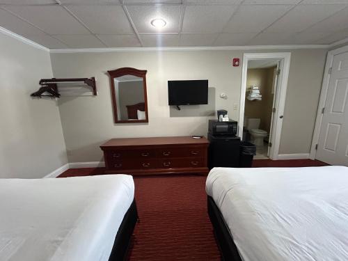 Golden Gables Inn Dazzler Select by Wyndham - photo 11