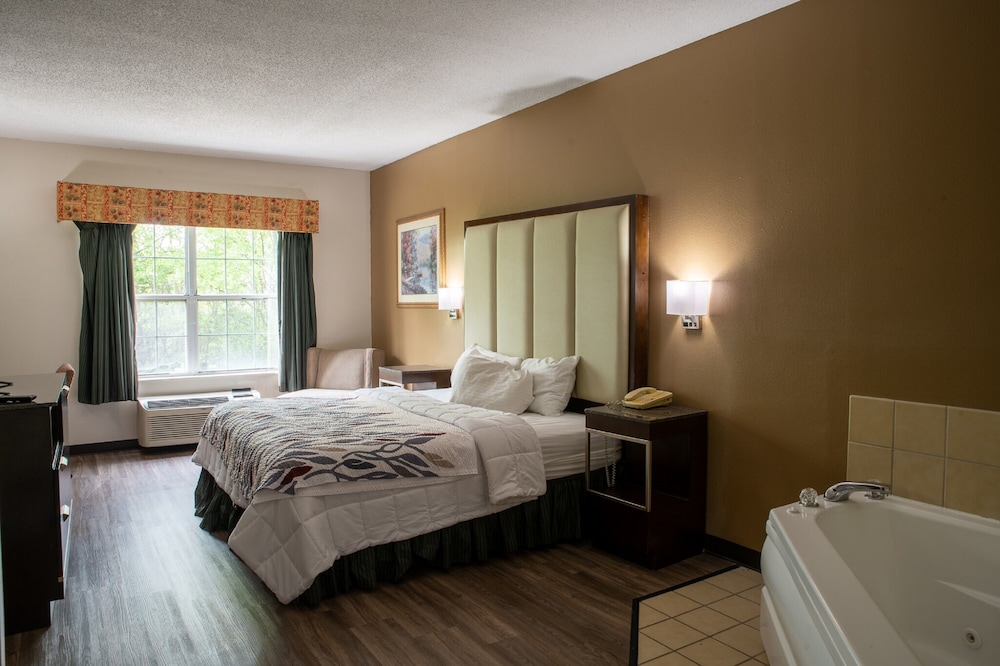 BlissPoint Inn & Suites - photo 16