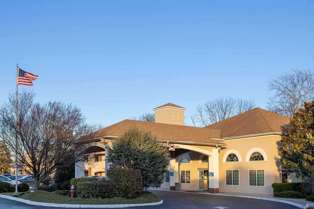 Days Inn & Suites by Wyndham Cherry Hill Philadelphia — hotel in Cherry Hill