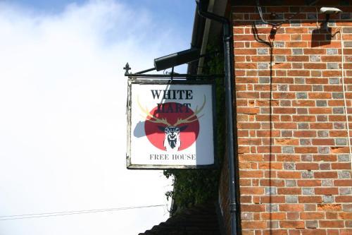 The White Hart Inn — hotel in Tadley