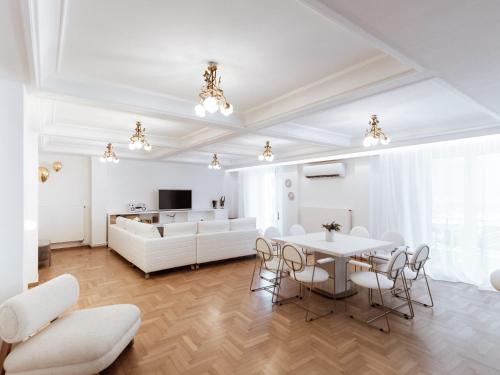 Luxury 3br Apartment in the Heart of the City — 4-Star Luxury Hotel in Athens, Greece