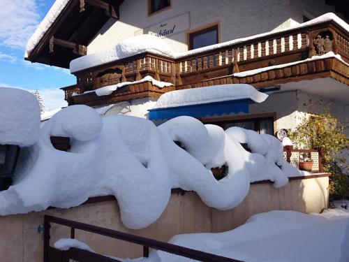 Haus Neuhäusl inkl. Chiemgaukarte — 4-Star Luxury Hotel in Ruhpolding, Germany