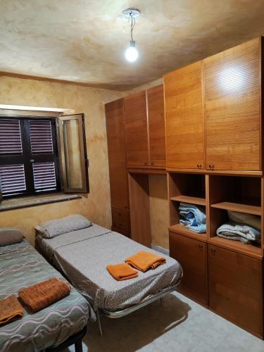 Stanza Con Bagno Privato In Appartamento Condiviso — Marco Simone