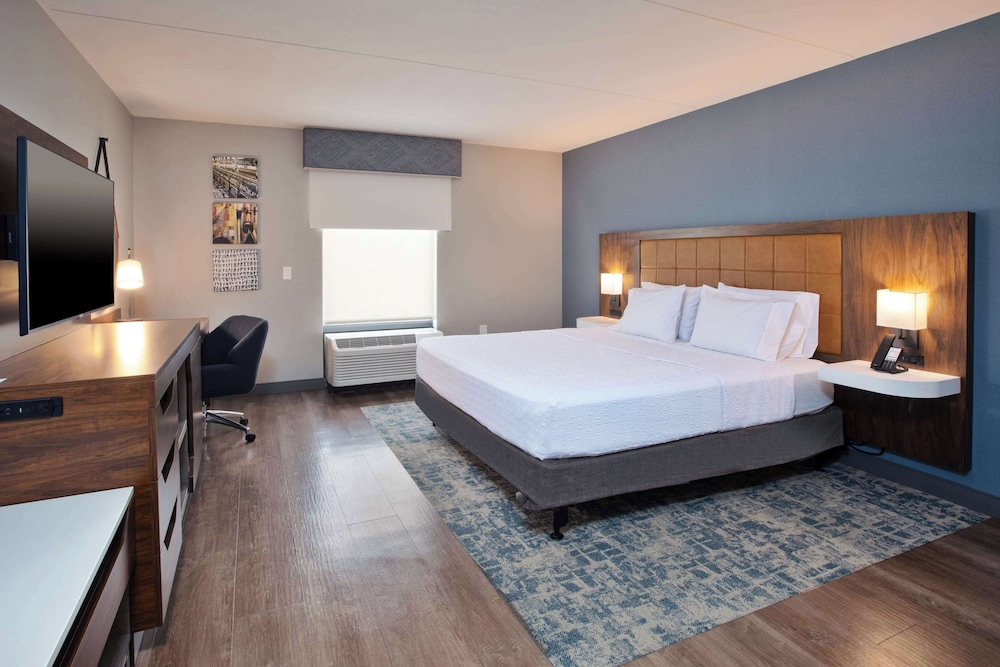 Hampton Inn & Suites Spartanburg I 26 Westgate Mall - photo 6
