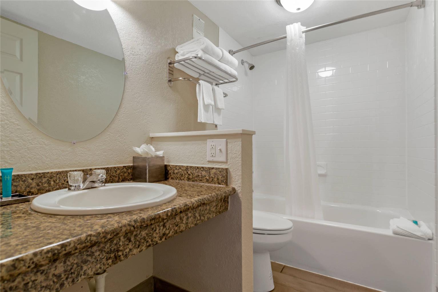 Inn on Destin Harbor an Ascend Collection Hotel - photo 16