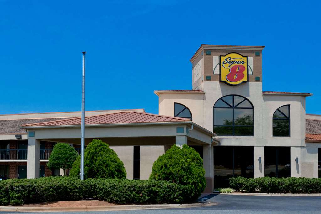 Super 8 by Wyndham Huntersville Charlotte Area - featured photo