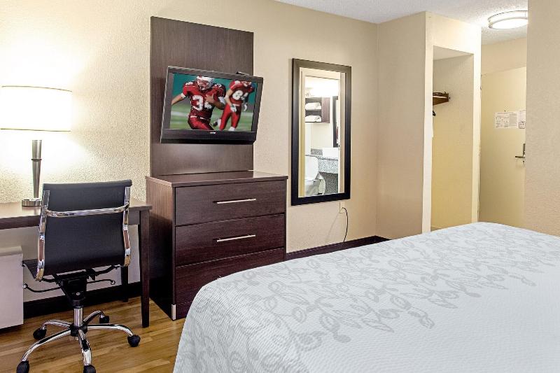 Red Roof Inn Wichita East - photo 48