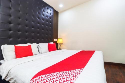 OYO 18810 Hotel Noor Mahal in Moga, India