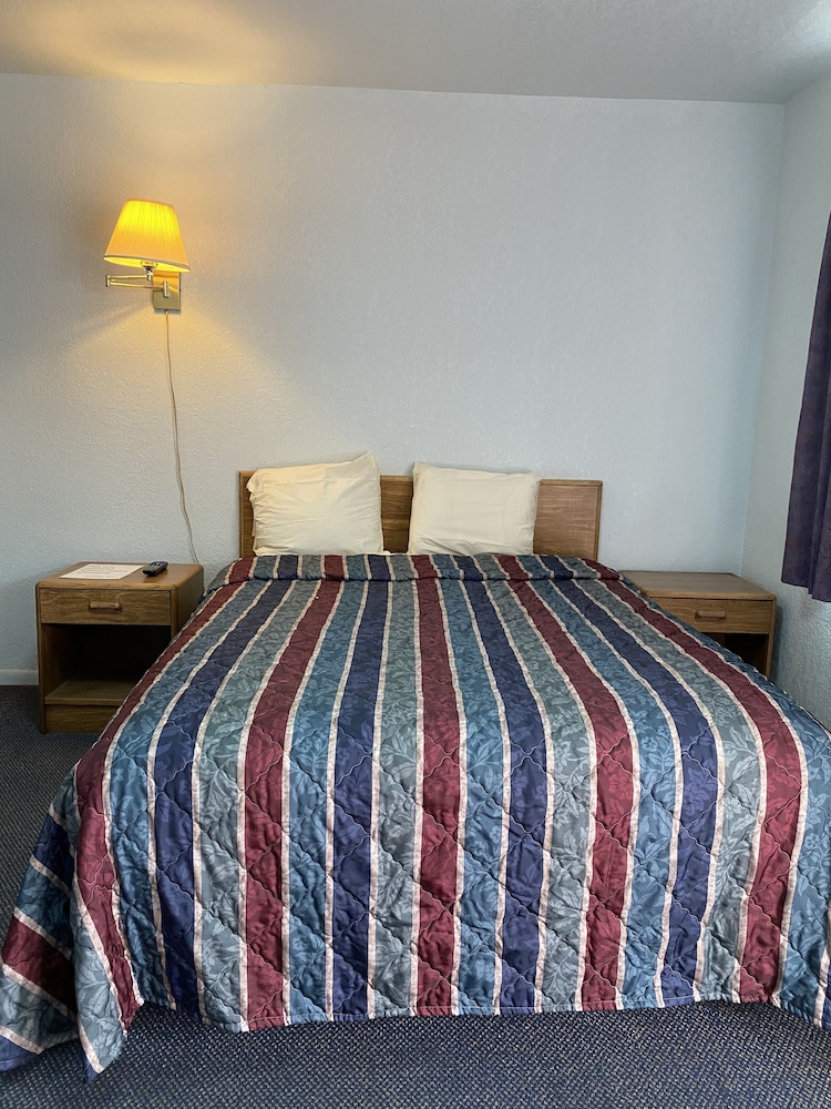 Regency Inn Comanche - photo 15
