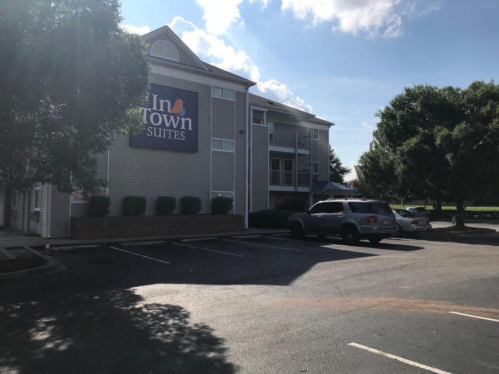 InTown Suites Extended Stay Columbia SC Broad River - photo 24