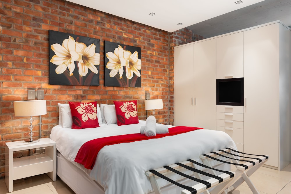 Metropolis Luxury Apartments — 4-Star Luxury Hotel in Cape Town, South Africa