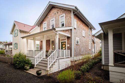 The Barnacle by Seabrook Hospitality in Huntington Beach, United States