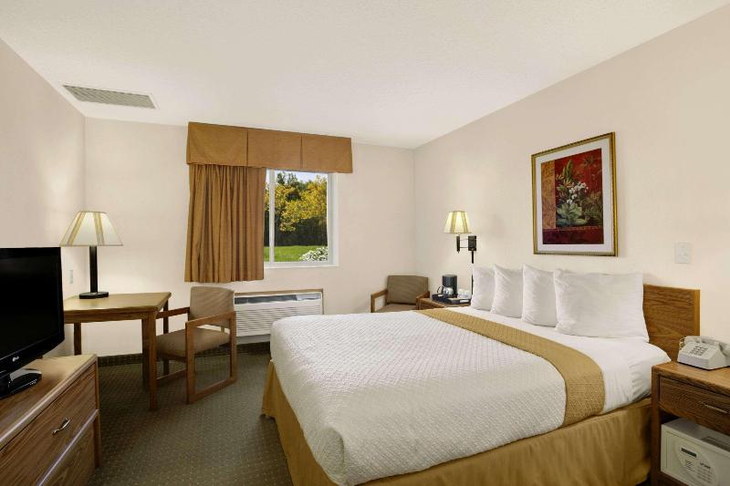 Days Inn by Wyndham Rapid City - photo 16
