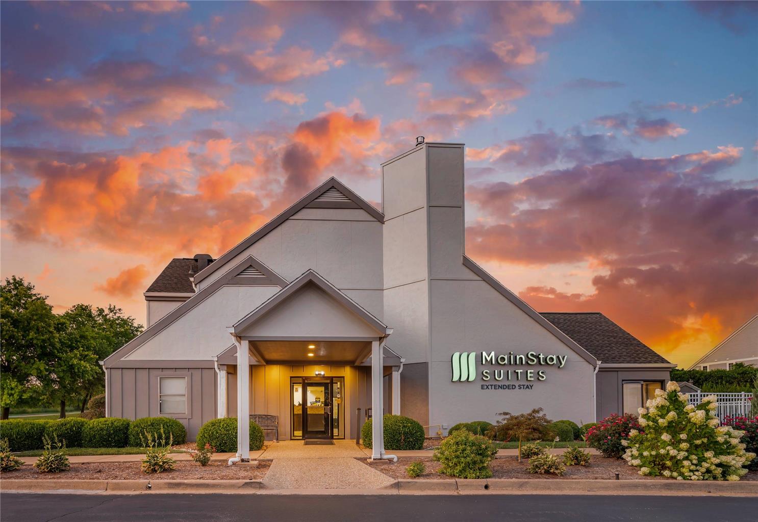 MainStay Suites St. Louis Galleria - photo 5
