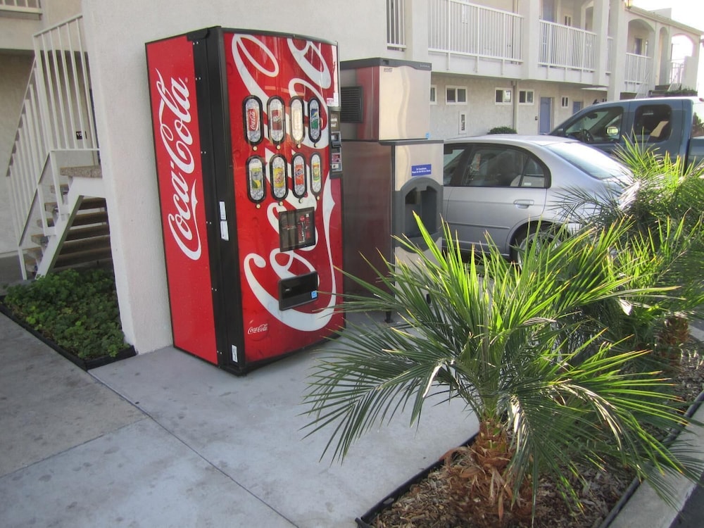 Motel 6 Anaheim CA - photo 25